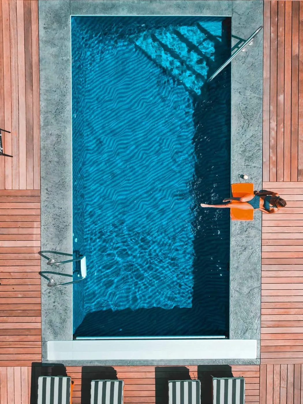 Blue Streaks private pool aerial — 1×1 cm artistic glass pool mosaic