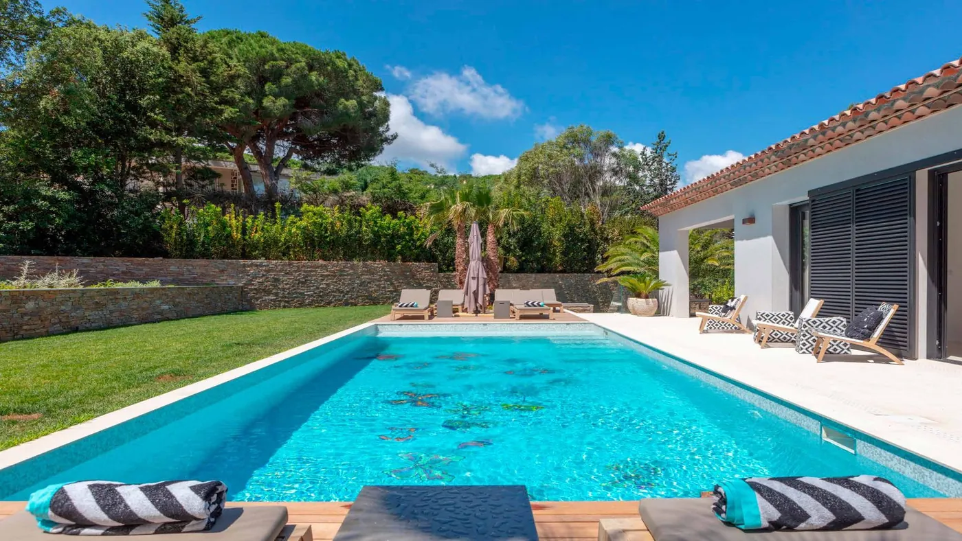 Private Villa France pool — CAD glass mosaic 2×2 cm